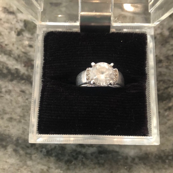 Sterling Silver Stunning Cubic Zirconia Ring Beautiful Setting Sz 5 Stamped 9.25 - Picture 2 of 7